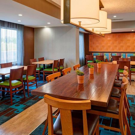 Fairfield Inn By Marriott Richmond New Paris Eksteriør bilde