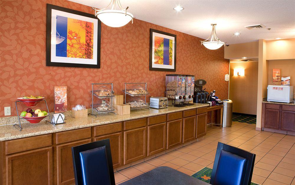 Fairfield Inn By Marriott Richmond New Paris Eksteriør bilde