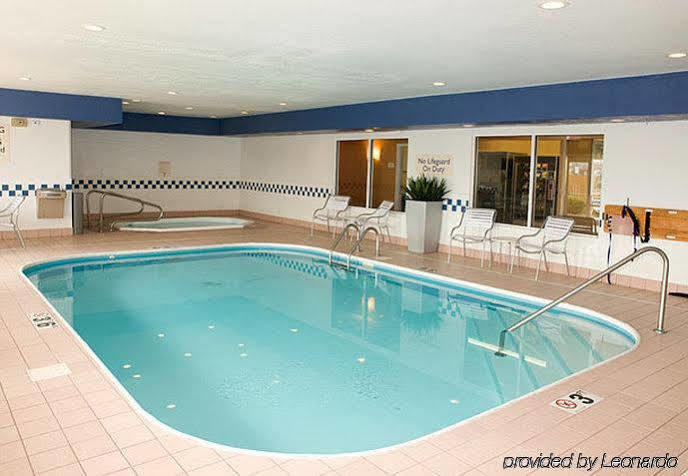 Fairfield Inn By Marriott Richmond New Paris Eksteriør bilde